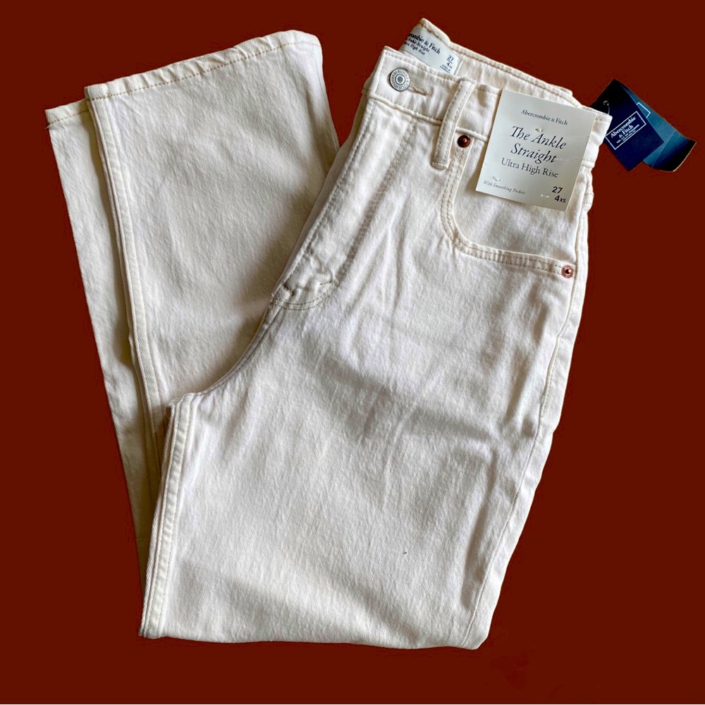 NWT • A&F High-rise Jeans